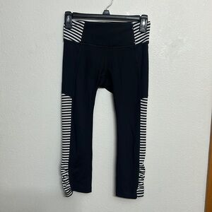 ✨✨Calia Black And White Essential Striped Tight Fit Crop Leggings